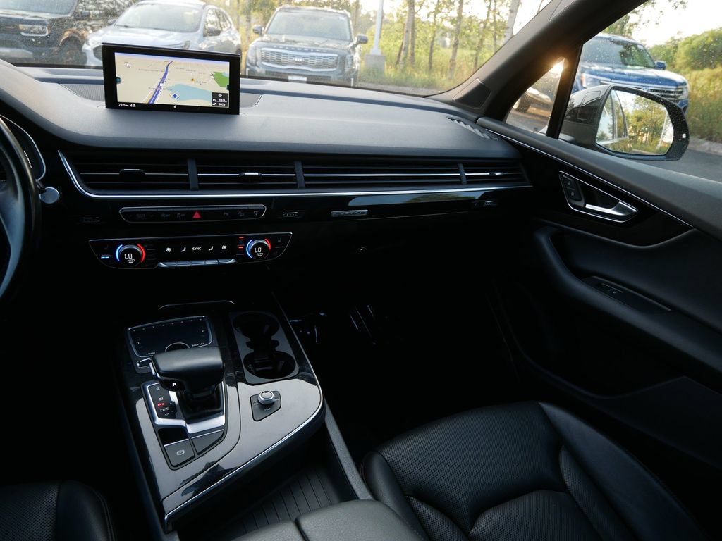 Used 2017 Audi Q7 3.0T Prestige w/ Prestige Package AWD/4WD image 14