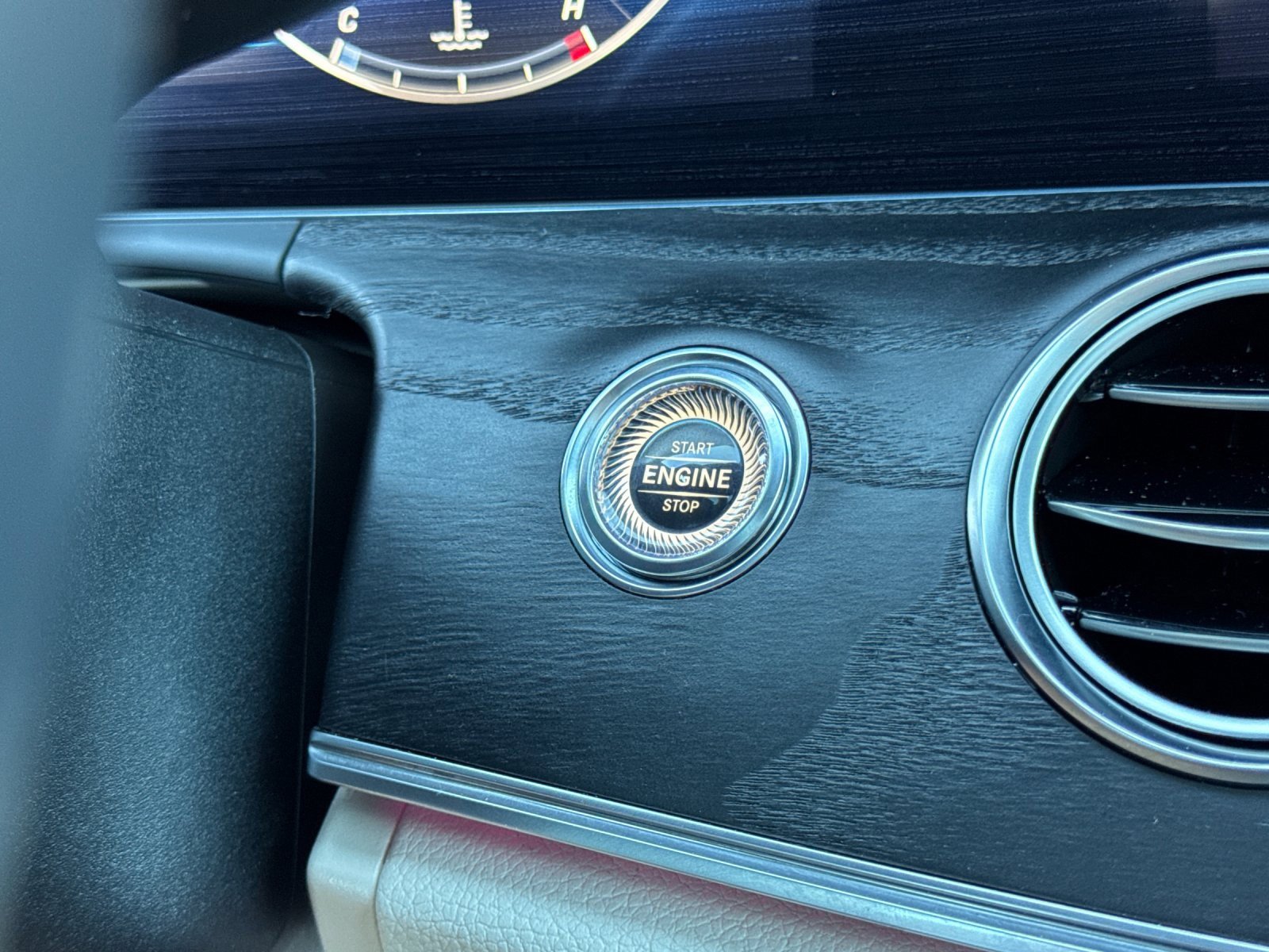 Used 2019 Mercedes-Benz E 300 image 22