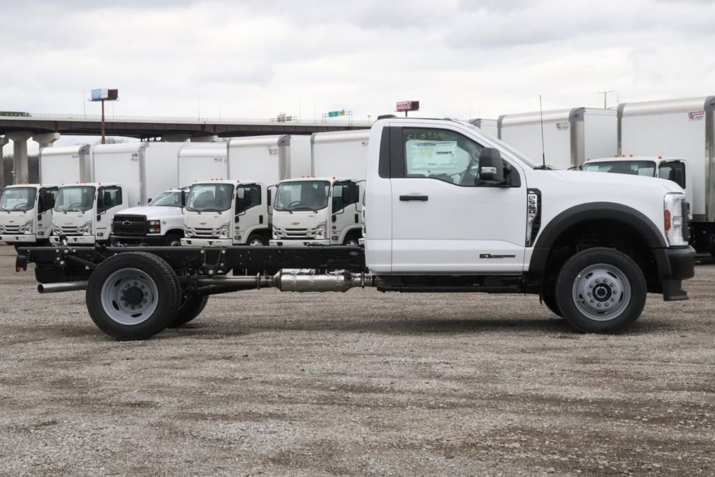 New 2025 Ford F550 4x4 Regular Cab Super Duty image 6