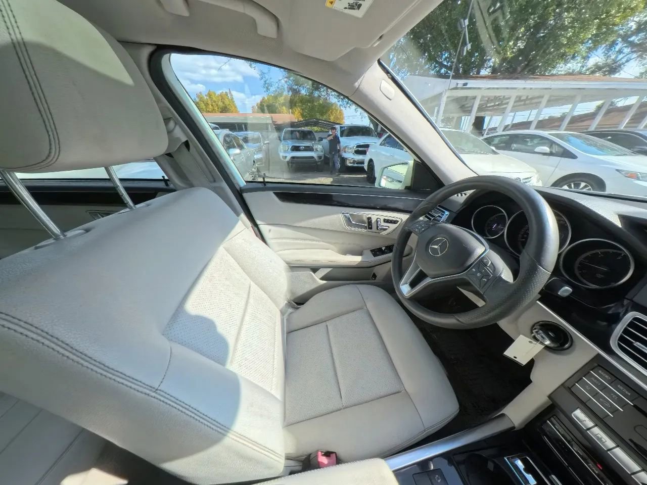 Used 2016 Mercedes-Benz E 250 Sedan image 29