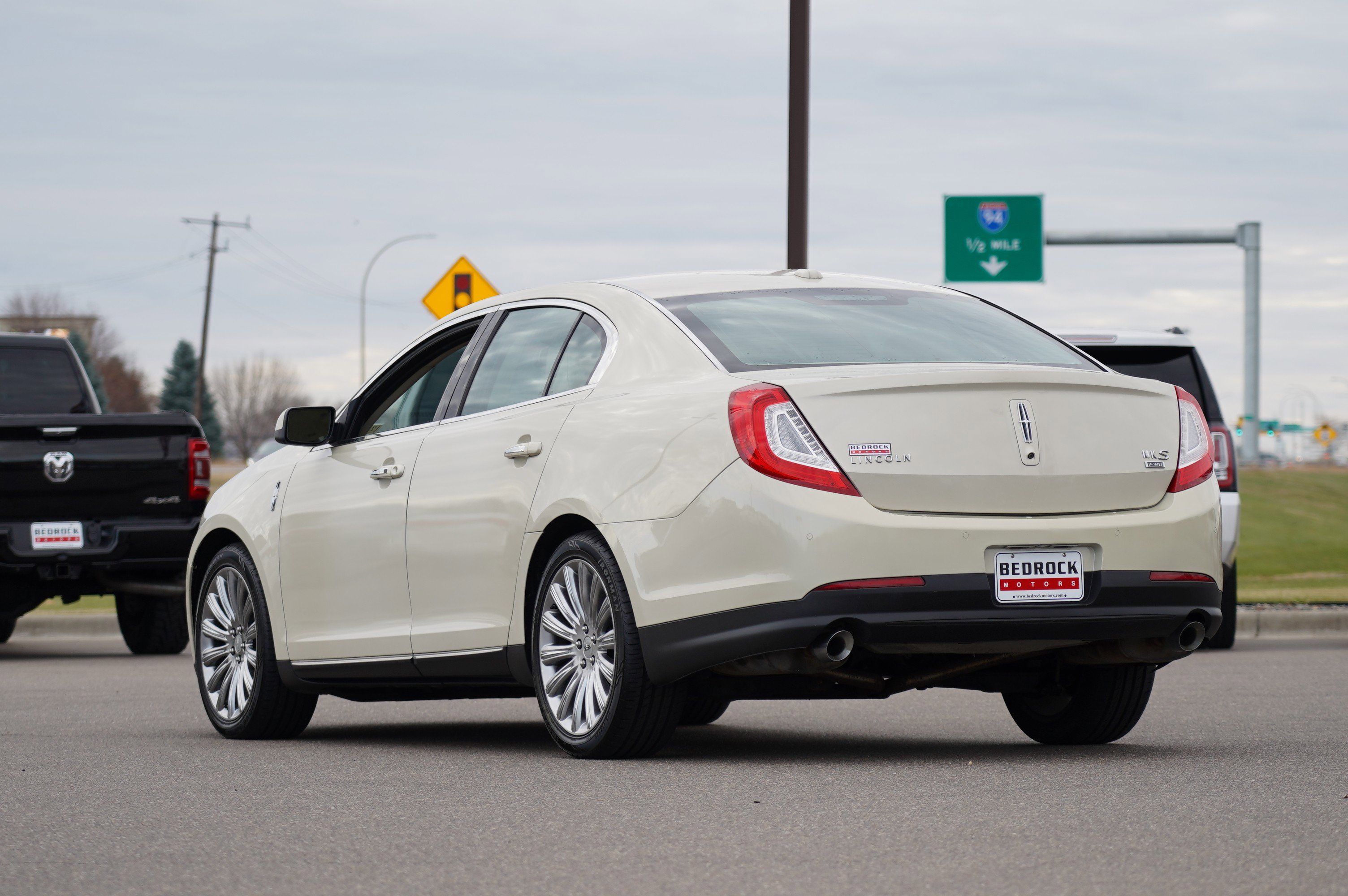 Used 2014 Lincoln MKS AWD w/ Equipment Group 101A image 5