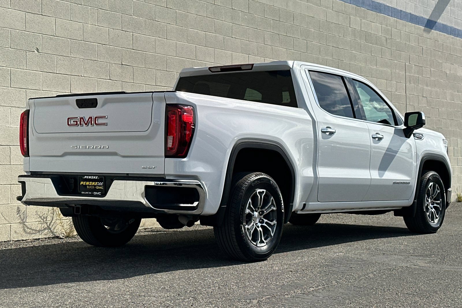 Certified 2026 GMC Sierra 1500 SLT RWD image 4