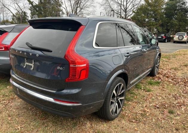 Used 2023 Volvo XC90 B6 Plus w/ Protection Package Premier image 4