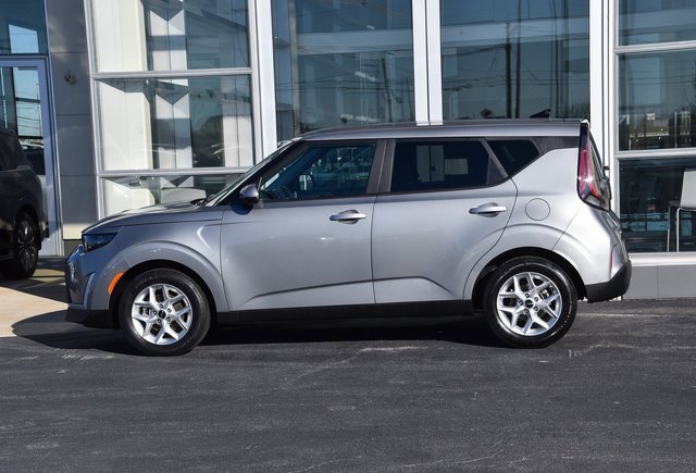 Used 2024 Kia Soul LX w/ Option Group 015 image 7
