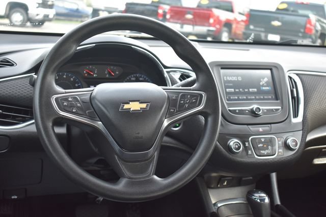 Certified 2018 Chevrolet Malibu LT FWD image 19