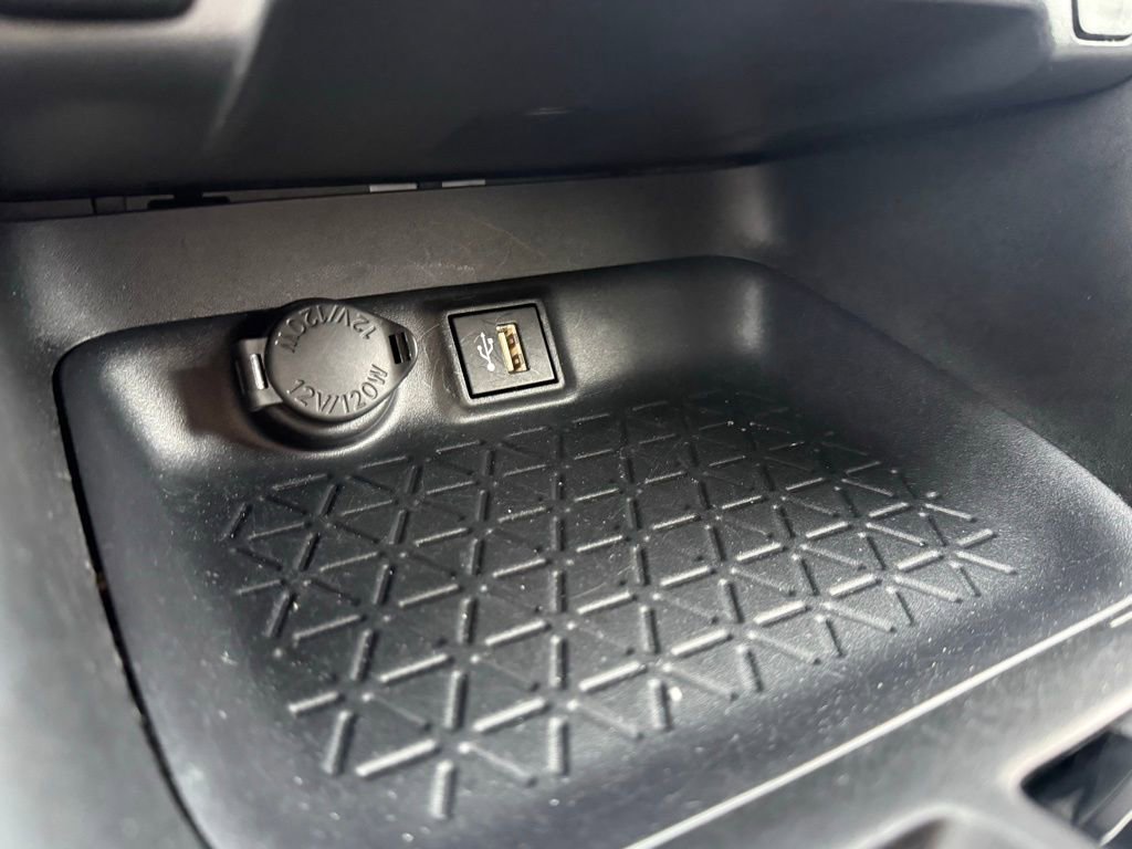 Used 2025 Toyota RAV4 XLE image 19