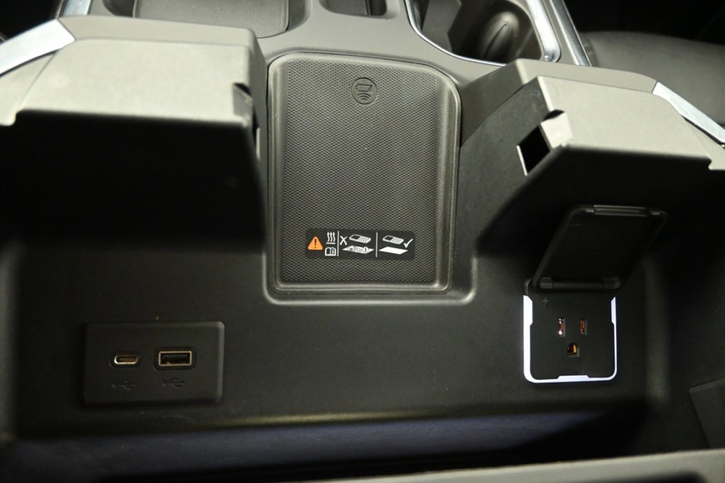 Used 2022 Chevrolet Silverado 1500 LTZ w/ Technology Package image 38