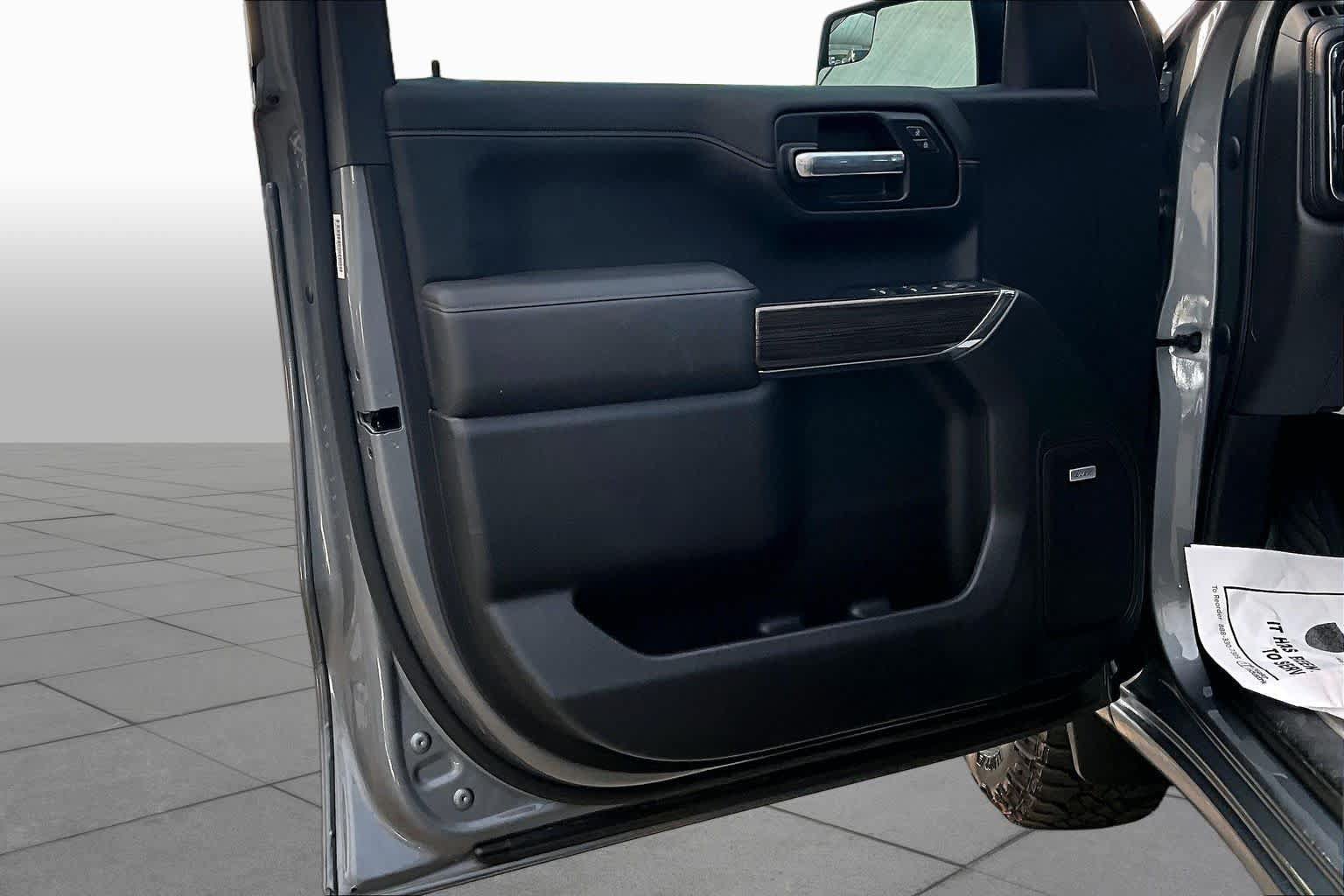 Used 2021 Chevrolet Silverado 1500 LT Trail Boss w/ Convenience Package II AWD/4WD image 22