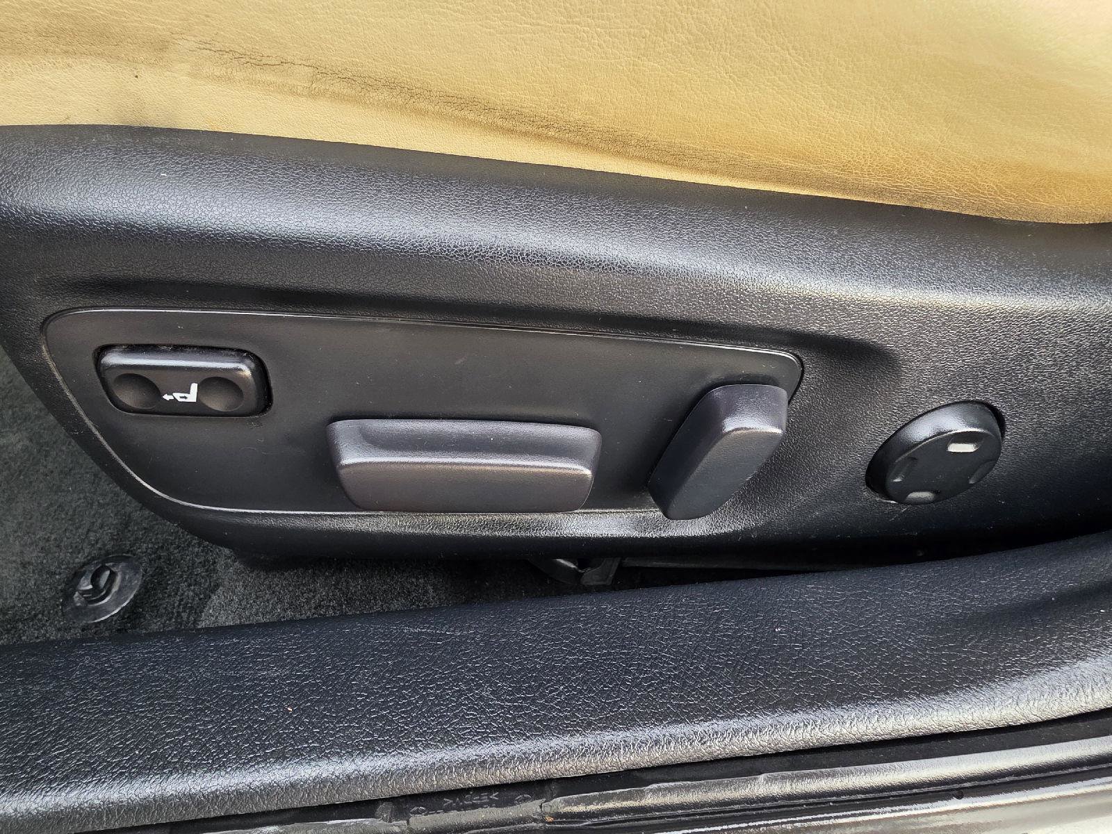 Used 2018 Toyota Avalon Limited FWD image 39