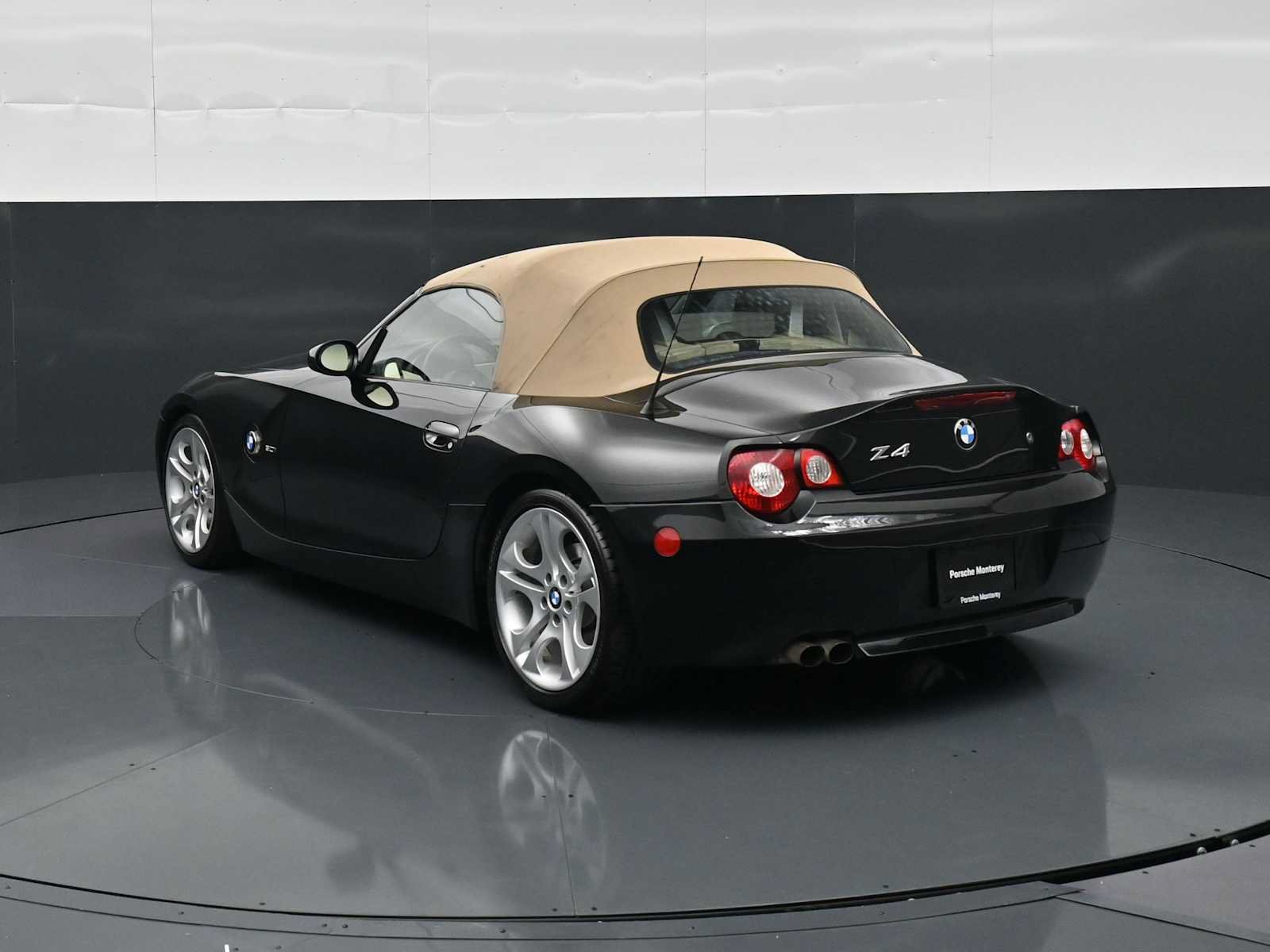 Used 2005 BMW Z4 3.0i RWD image 3