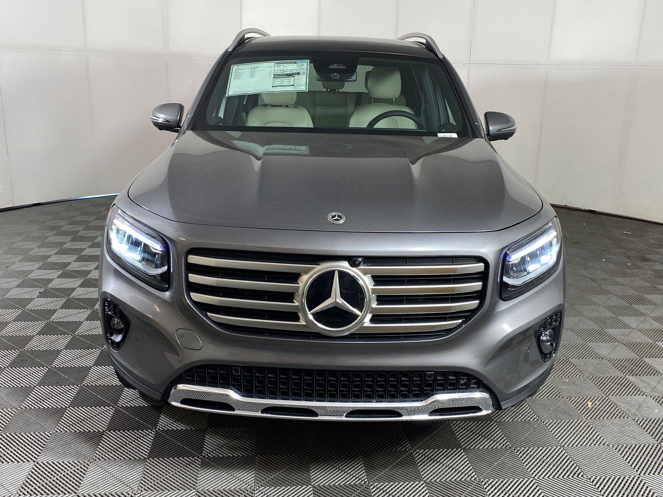 Used 2026 Mercedes-Benz GLB 250 4MATIC image 6