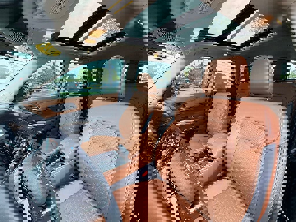 Used 2024 Nissan Pathfinder Platinum w/ Cargo Package image 34