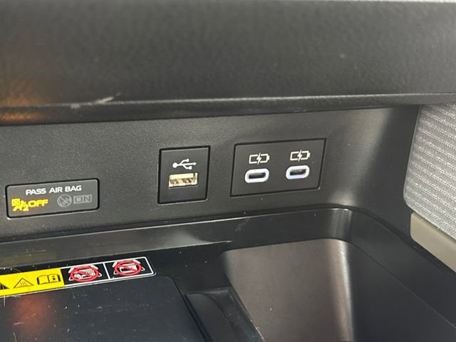 Used 2025 Toyota Camry SE image 25