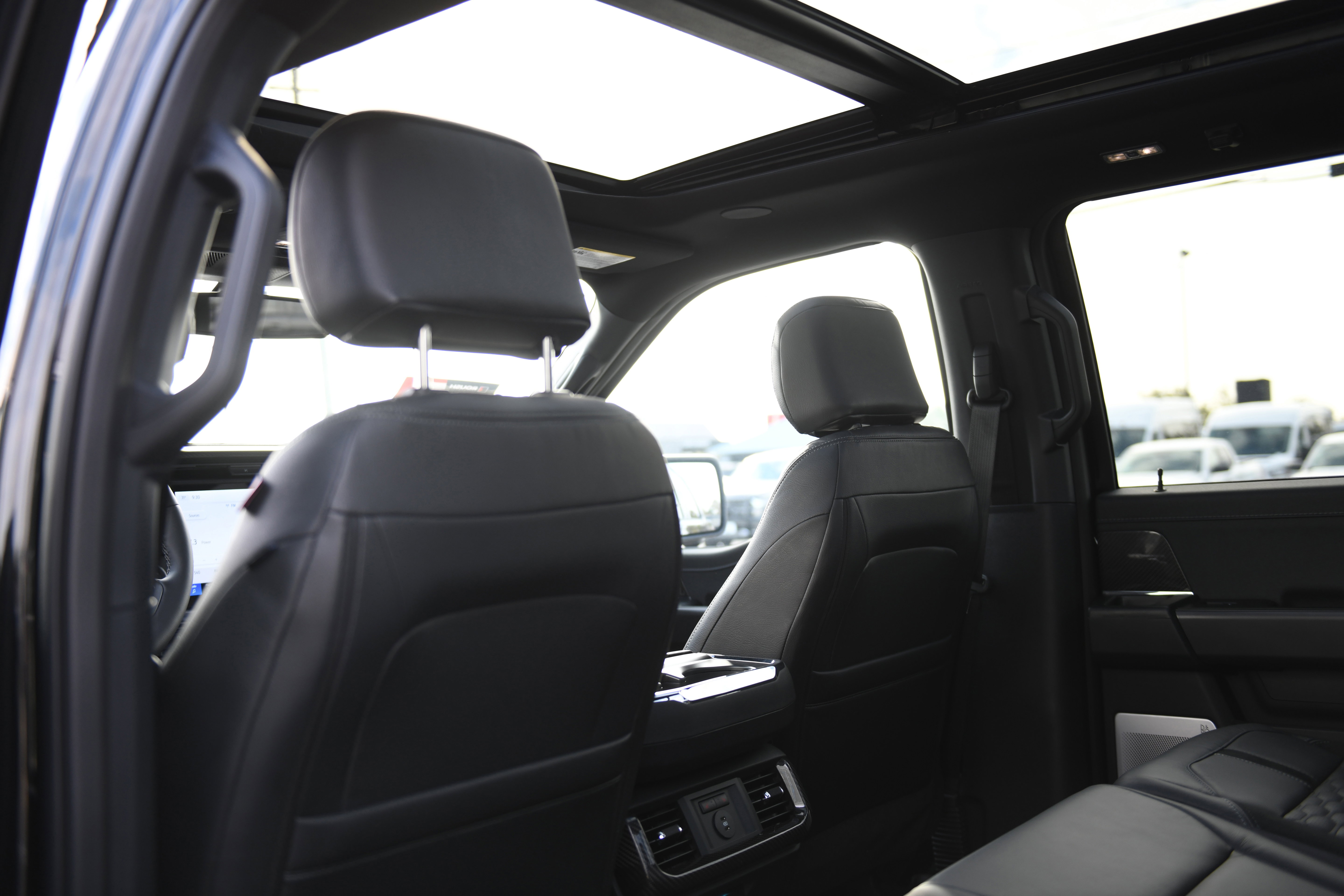 New 2025 Ford F150 Lariat w/ Equipment Group 502A High image 41