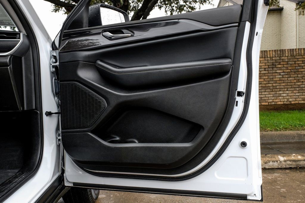 Used 2023 Jeep Grand Cherokee Laredo w/ Luxury Tech Group I image 55