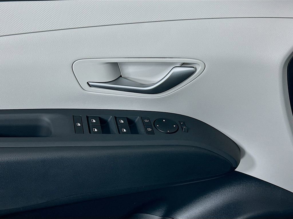 New 2026 Hyundai Tucson SE image 18