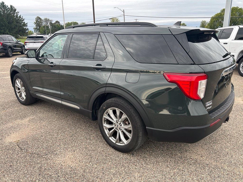 Used 2024 Ford Explorer XLT w/ Equipment Group 202A AWD/4WD image 5