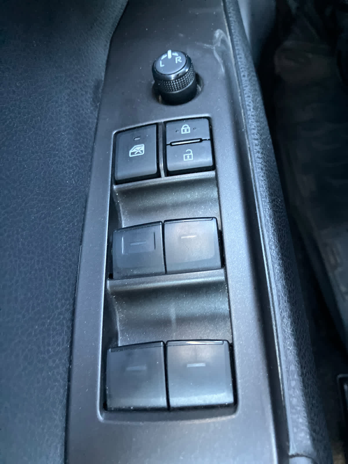 Used 2023 Toyota Camry LE w/ Convenience Package image 12