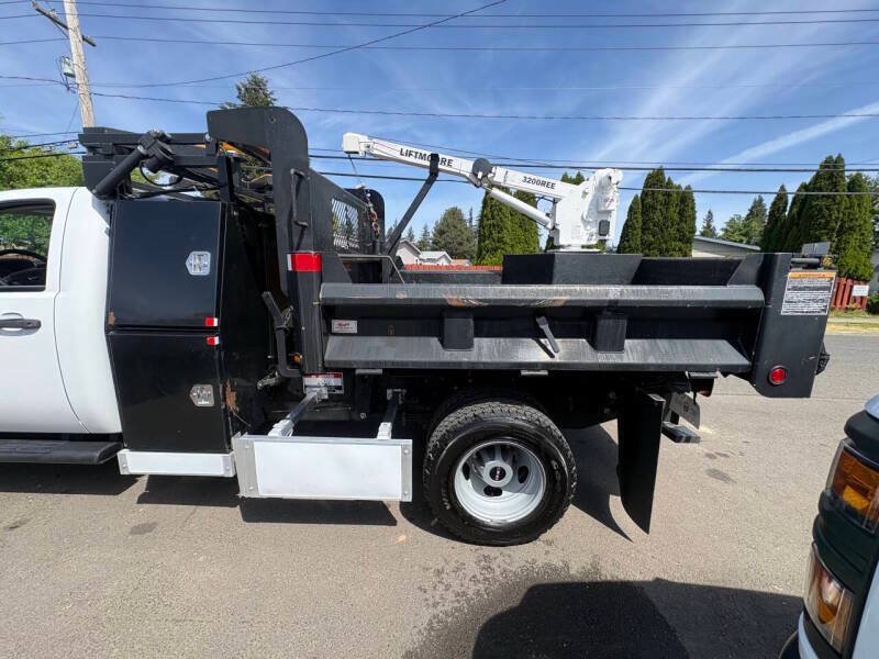 Used 2013 GMC Sierra 3500 W/T RWD image 9
