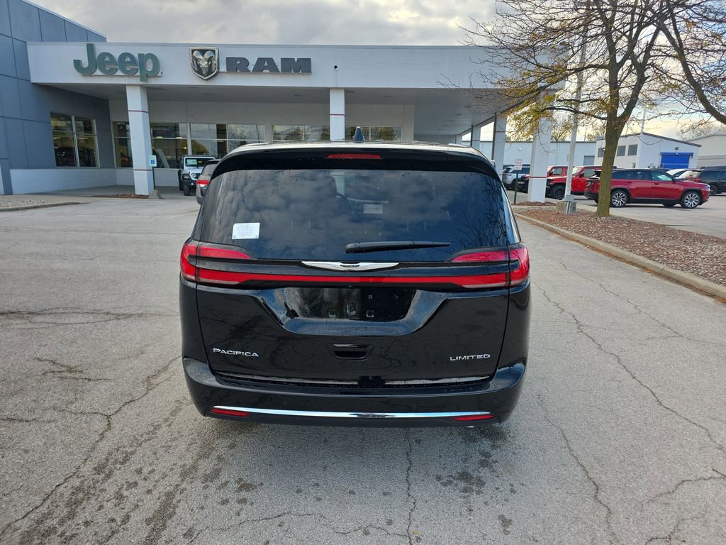 New 2026 Chrysler Pacifica Limited image 5