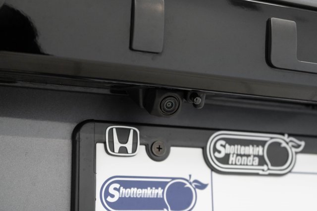 Used 2025 Honda Pilot EX-L image 9