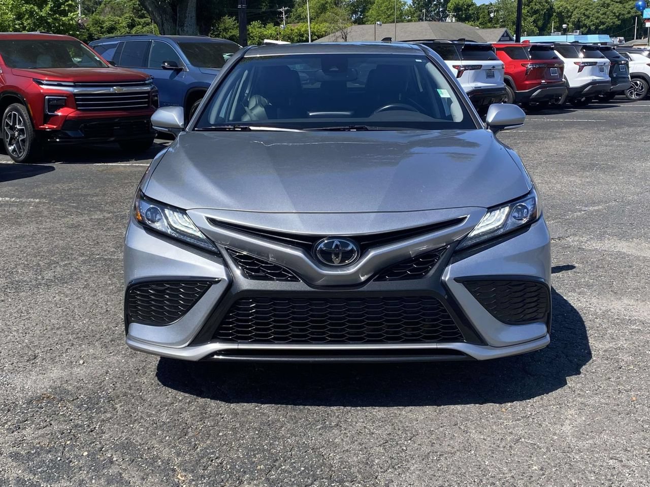 Used 2023 Toyota Camry XSE FWD image 2