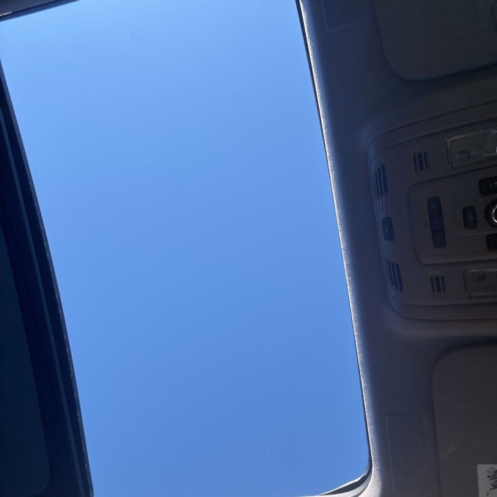 Used 2024 Cadillac Escalade ESV Sport Platinum w/ LPO, ONYX Package image 17