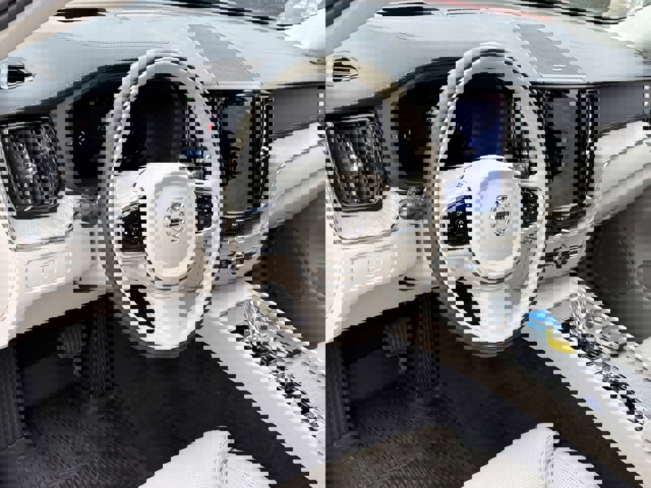 Certified 2023 Volvo XC60 B5 Ultimate w/ Climate Package image 16