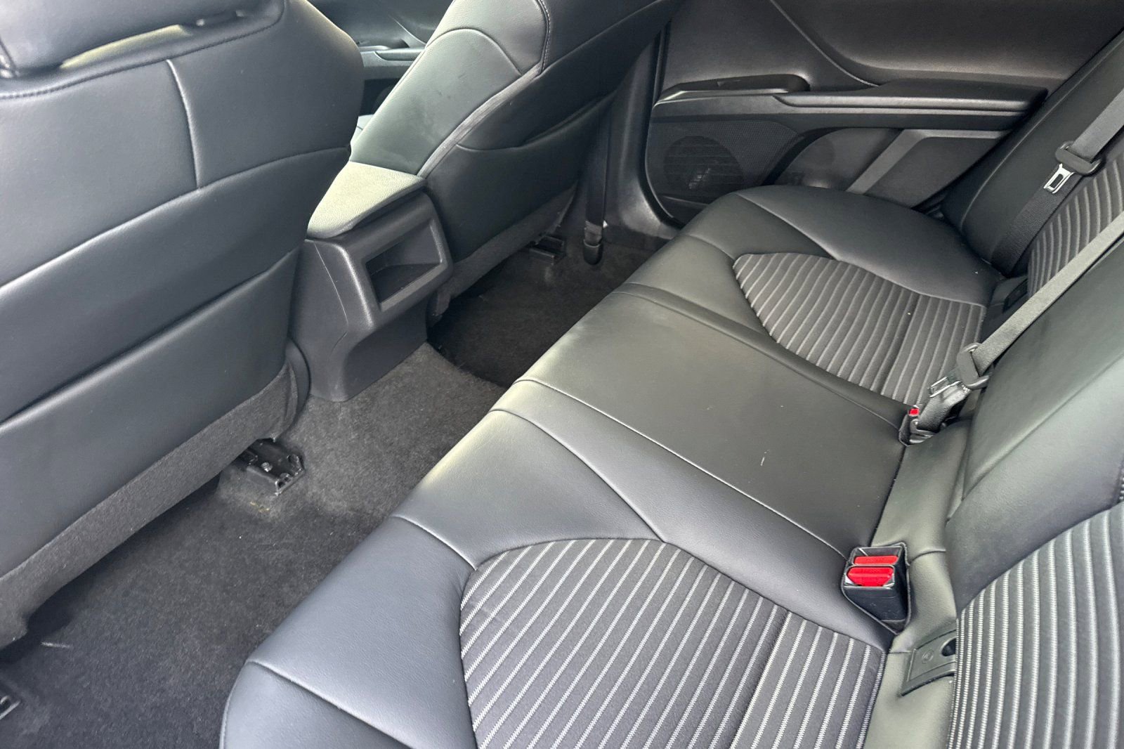 Used 2023 Toyota Camry SE image 15