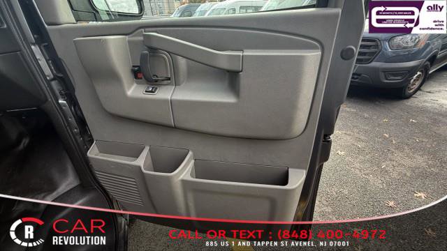 Used 2017 Chevrolet Express 2500 image 21