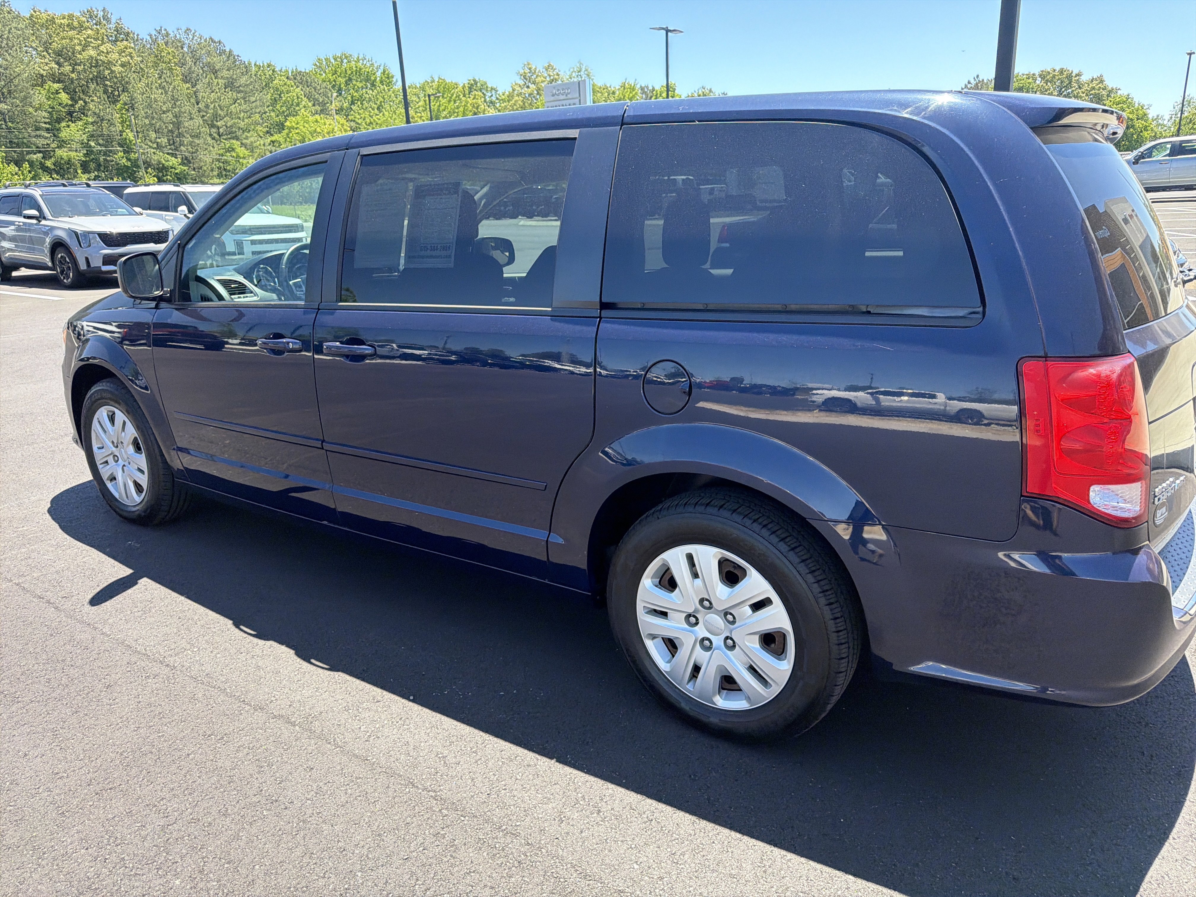 Used 2016 Dodge Grand Caravan SE w/ Quick Order Package 29E SE FWD image 17