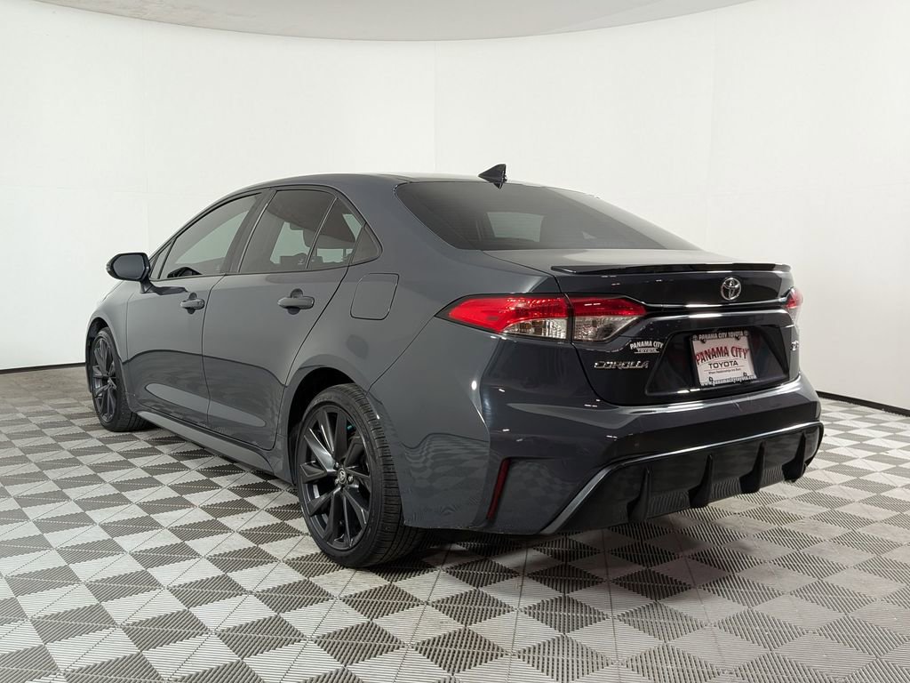 Used 2023 Toyota Corolla SE w/ SE Premium Package FWD image 5