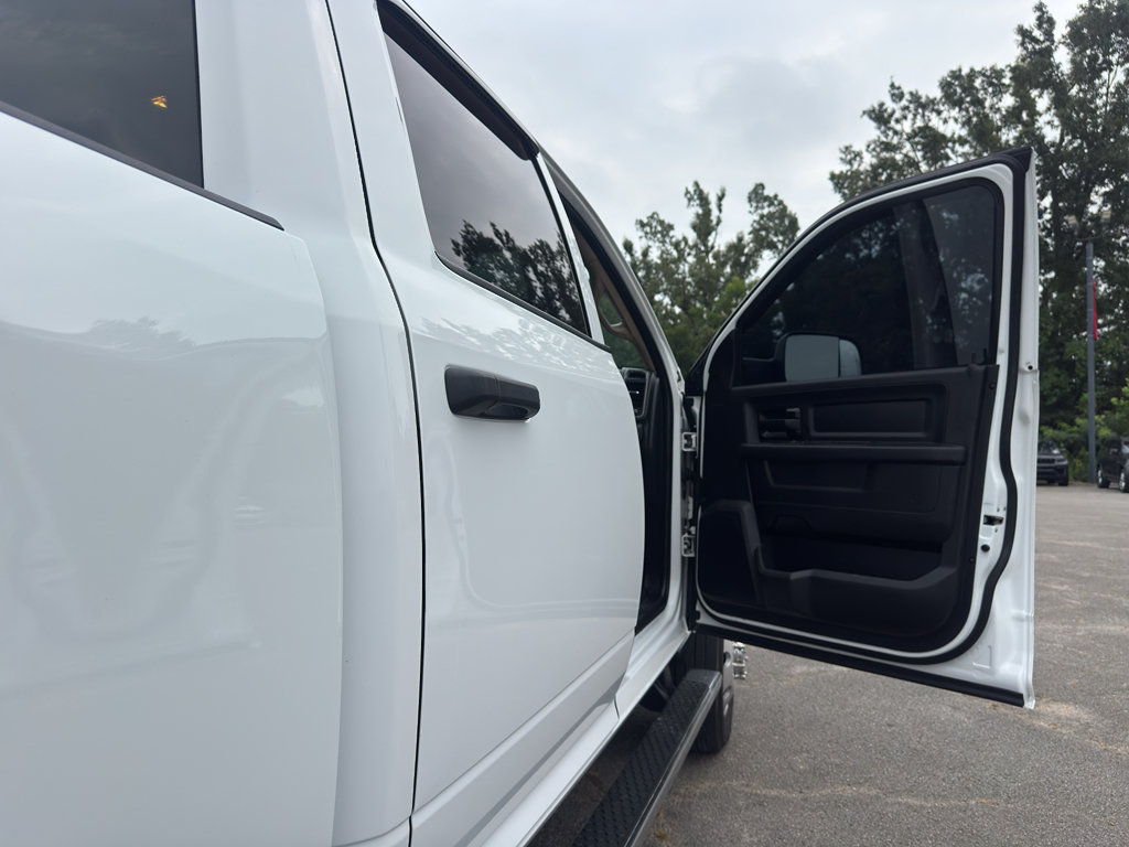 Used 2020 RAM 3500 Tradesman w/ Chrome Appearance Group AWD/4WD image 20