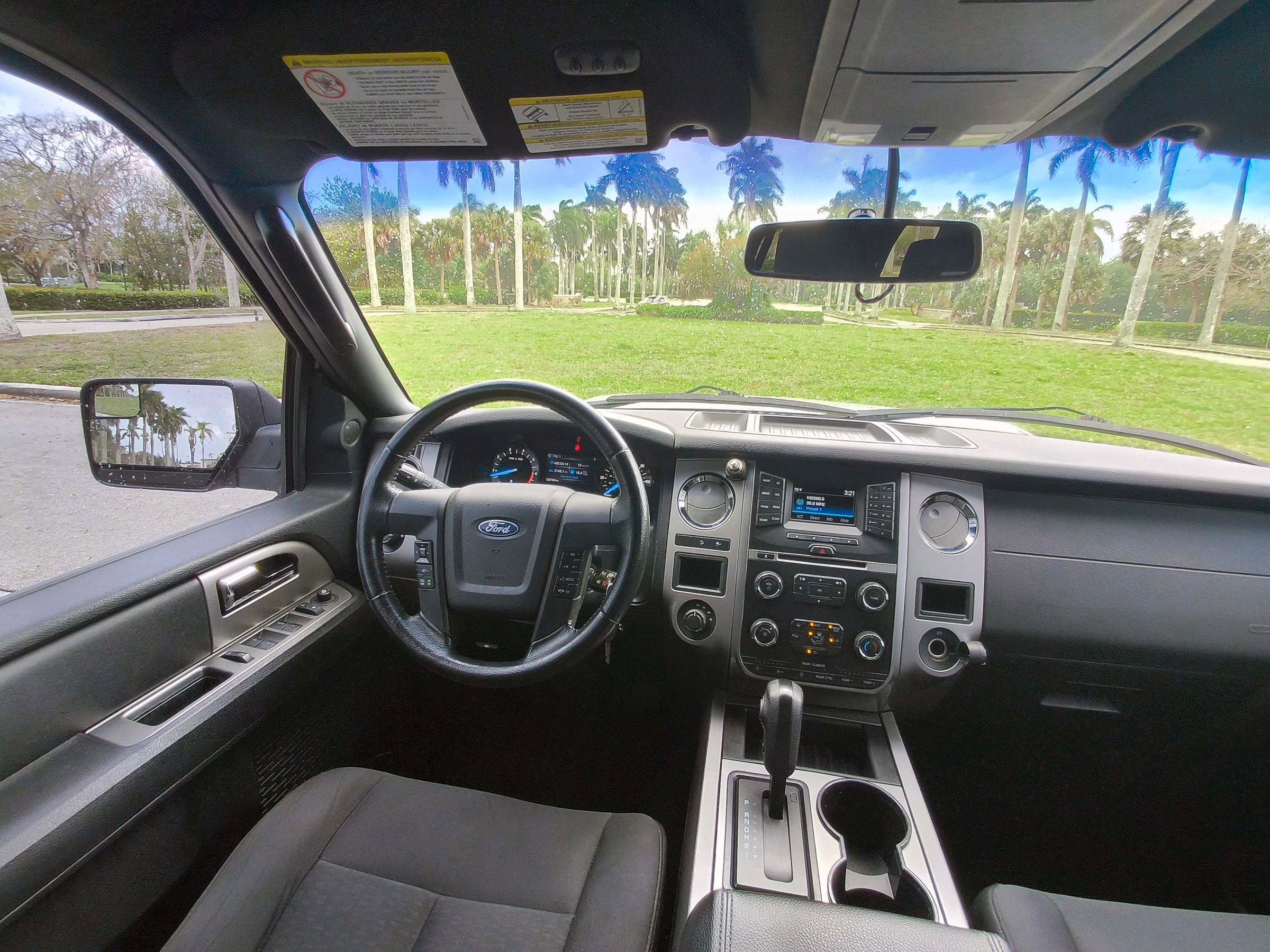 Used 2017 Ford Expedition XLT AWD/4WD image 9