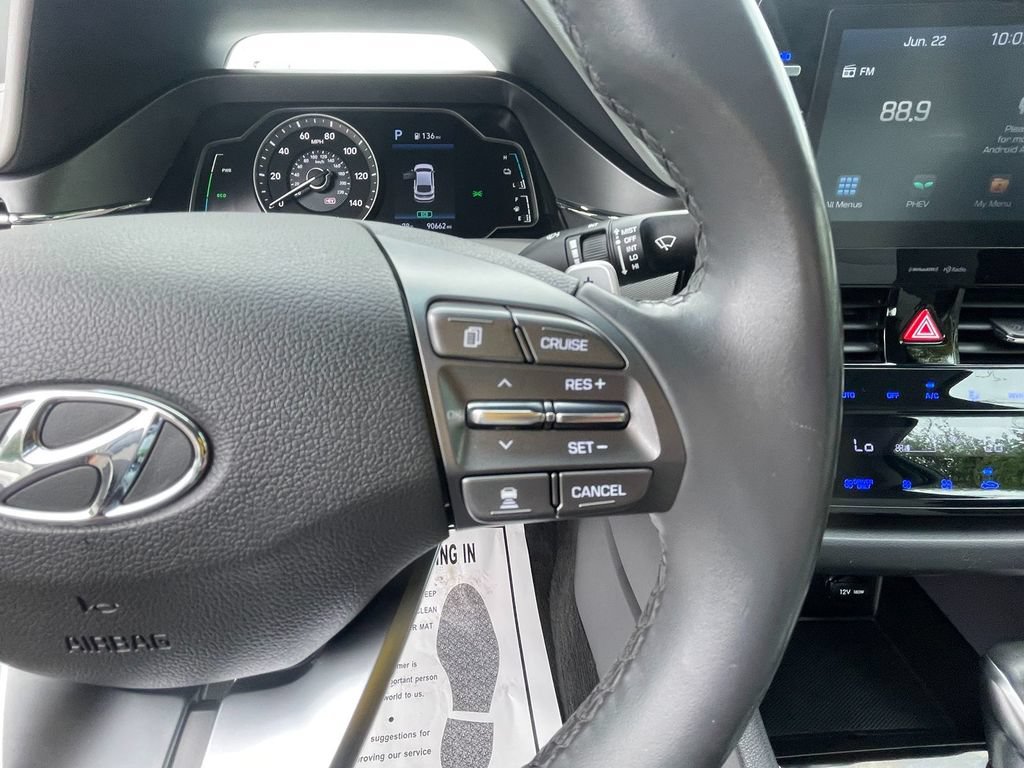 Used 2020 Hyundai Ioniq SE FWD image 17