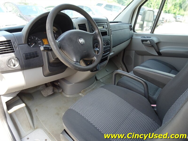 Used 2007 Dodge Sprinter 3500 RWD image 12