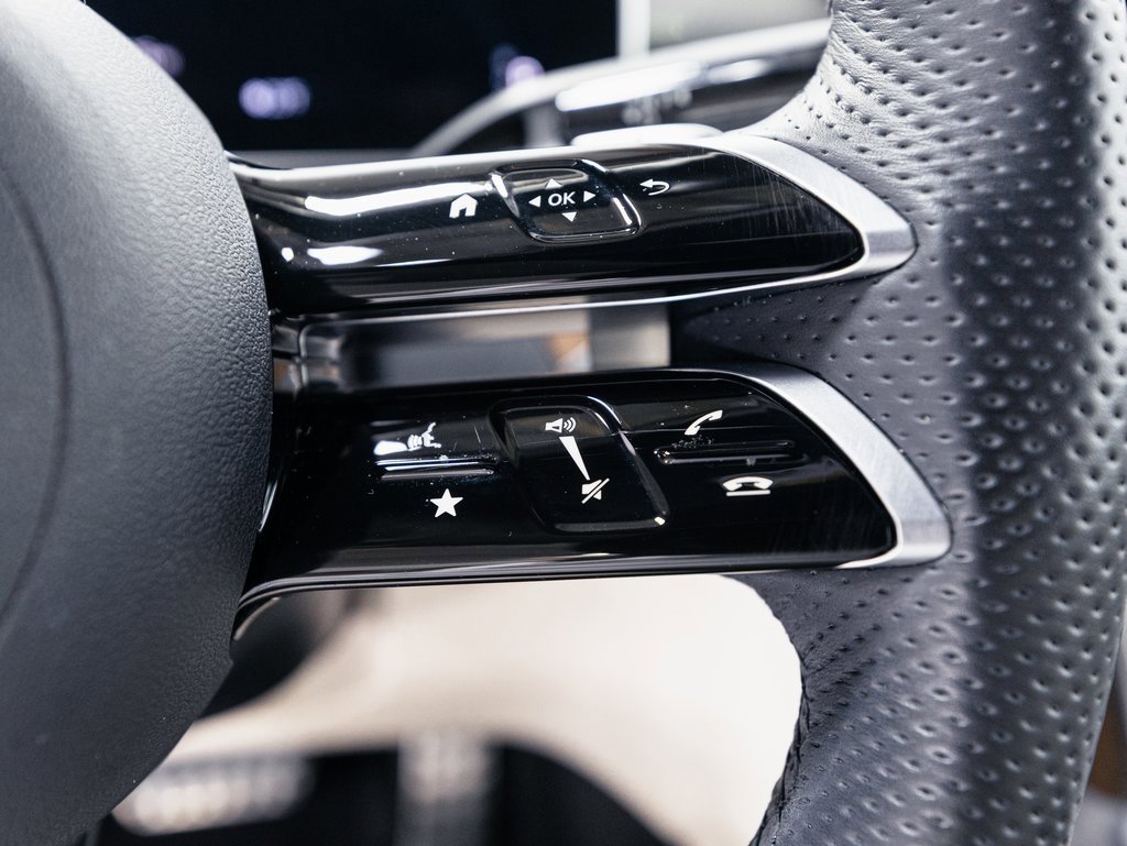 Used 2024 Mercedes-Benz CLE 450 4MATIC Cabriolet image 14