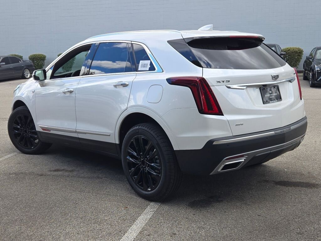 New 2025 Cadillac XT5 Premium Luxury w/ LPO, Red Accent Package image 14