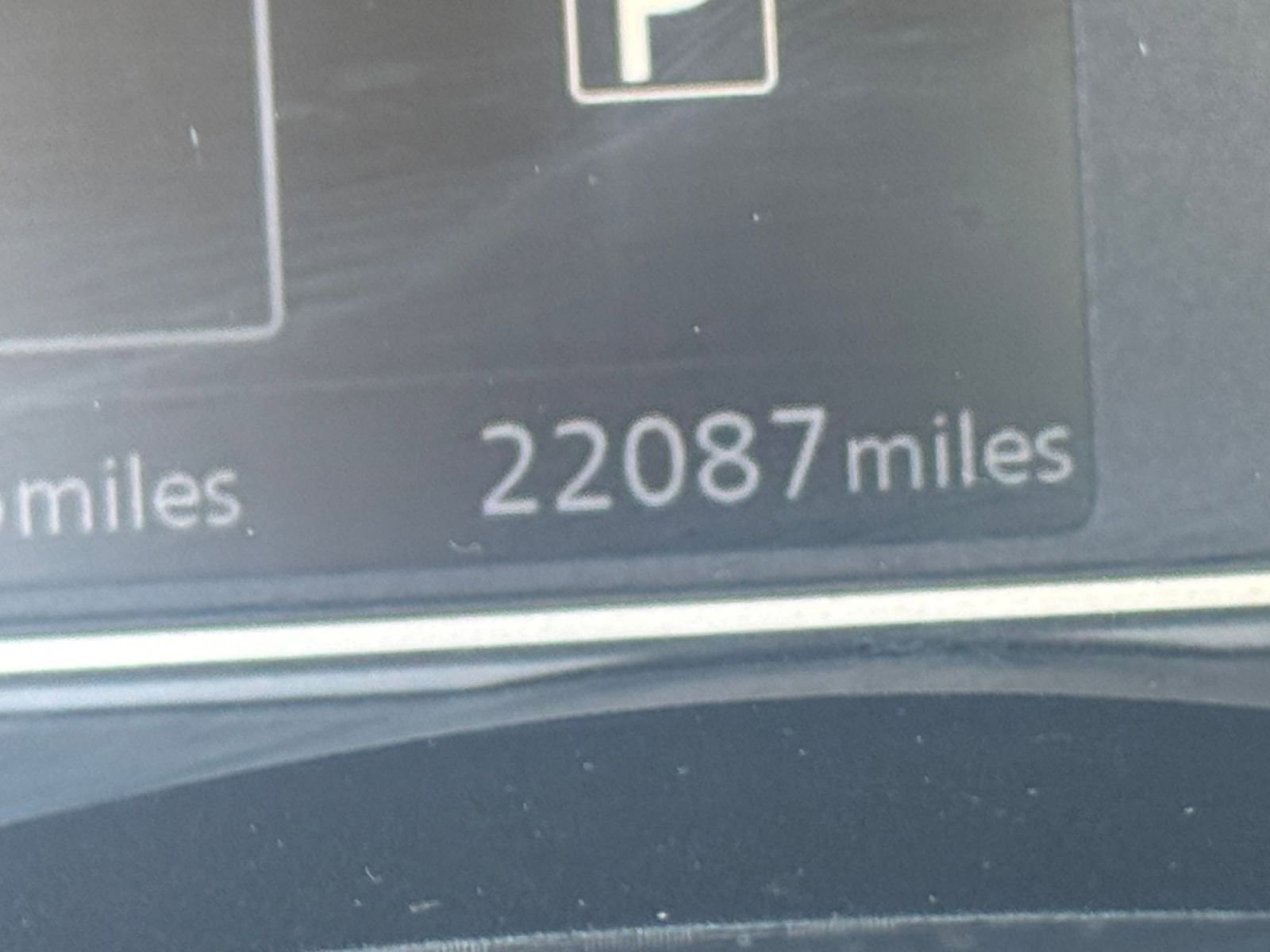 Used 2025 Nissan Versa SV image 38