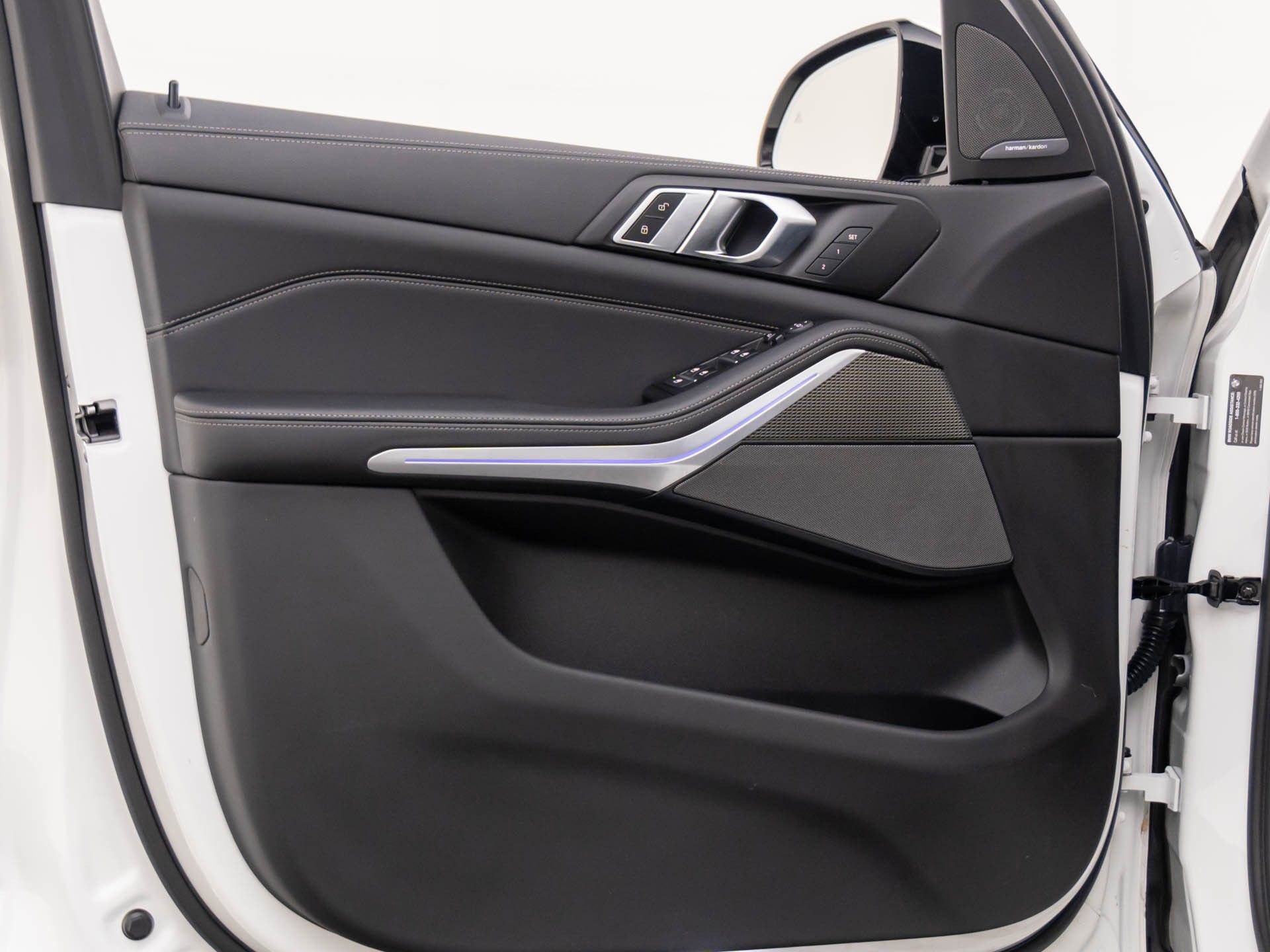 Used 2023 BMW X5 xDrive40i w/ M Sport Package image 14