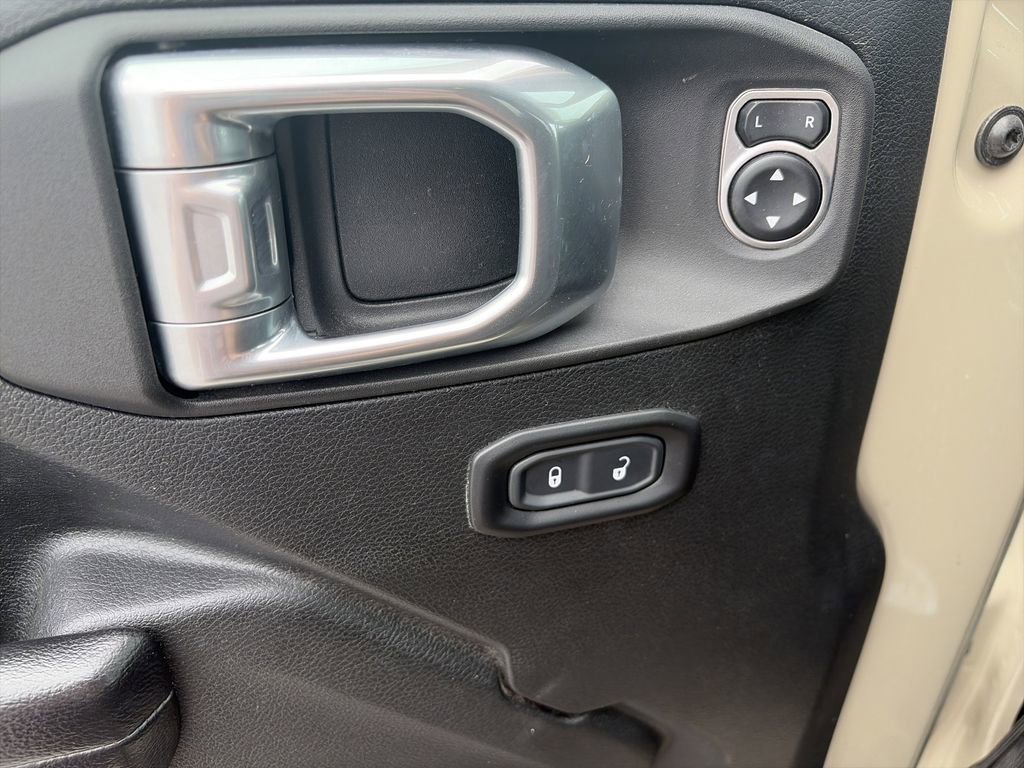 Used 2020 Jeep Gladiator Sport AWD/4WD image 19