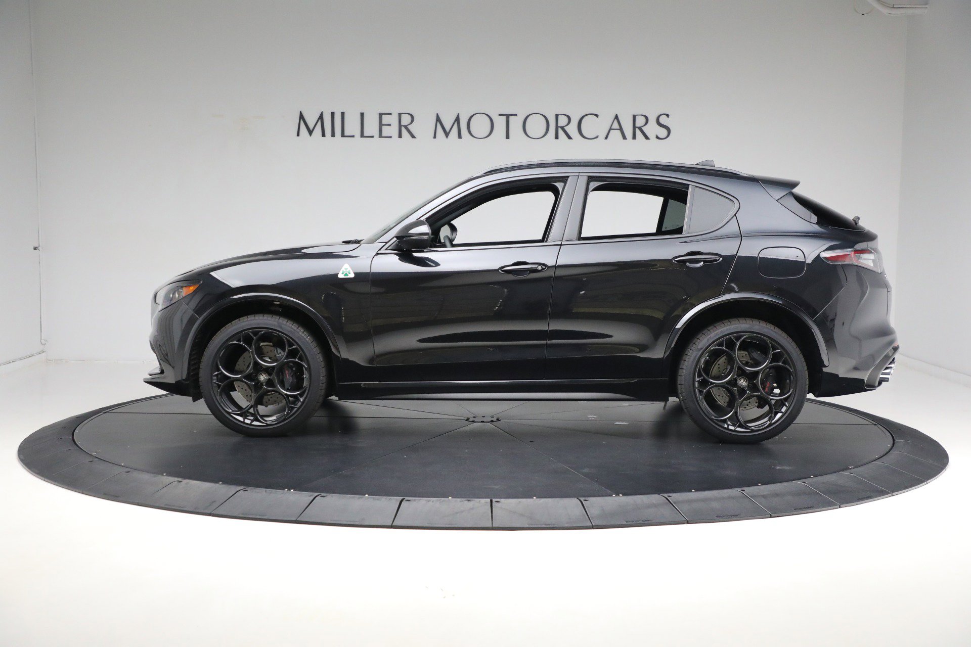 New 2024 Alfa Romeo Stelvio Quadrifoglio w/ Active Assist Plus Package AWD/4WD image 8