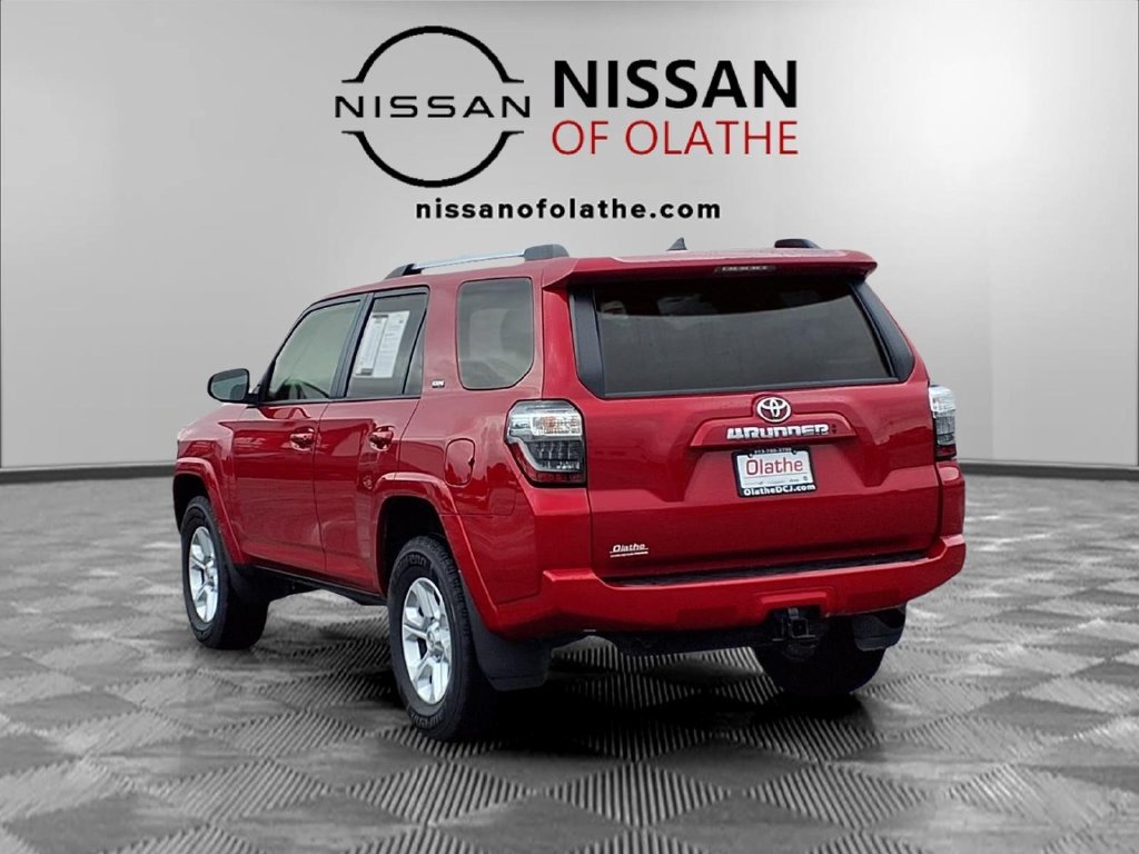 Used 2024 Toyota 4Runner SR5 AWD/4WD image 5