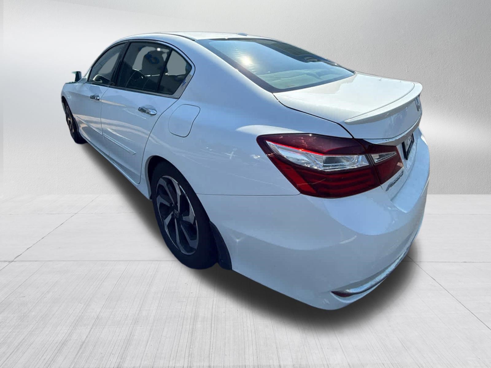 Used 2016 Honda Accord EX-L image 6