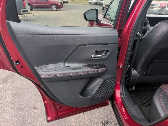 Used 2025 Nissan Kicks SR image 12