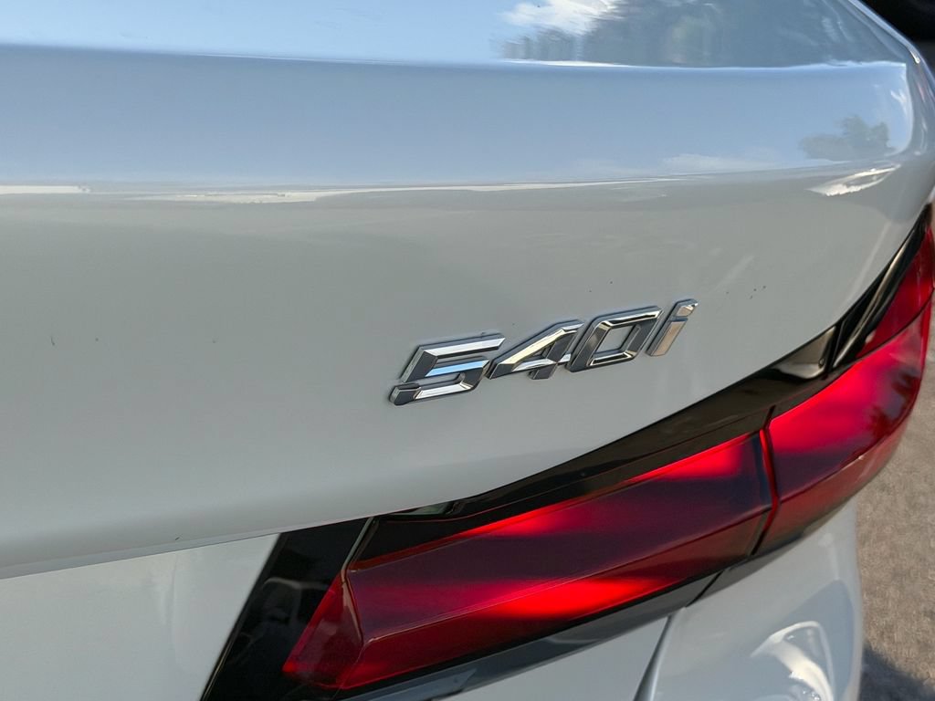 Used 2021 BMW 540i w/ Premium Package RWD image 15