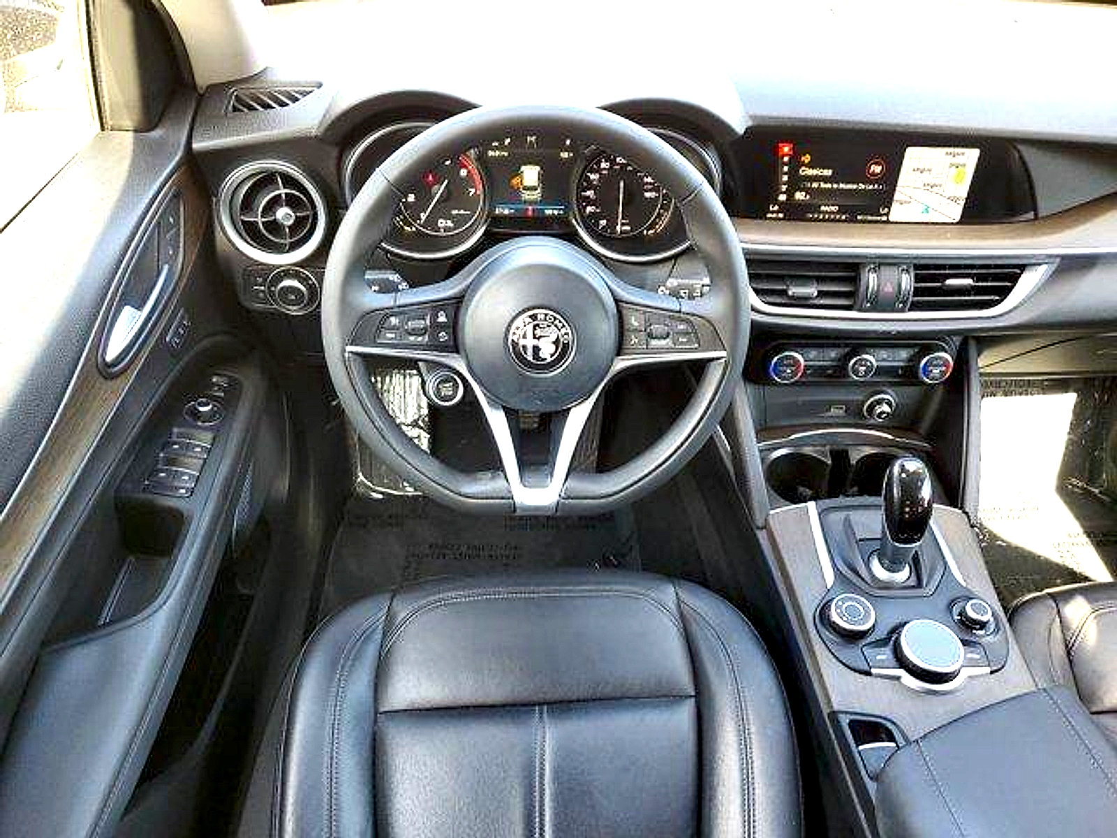 Used 2018 Alfa Romeo Stelvio Ti AWD/4WD image 14