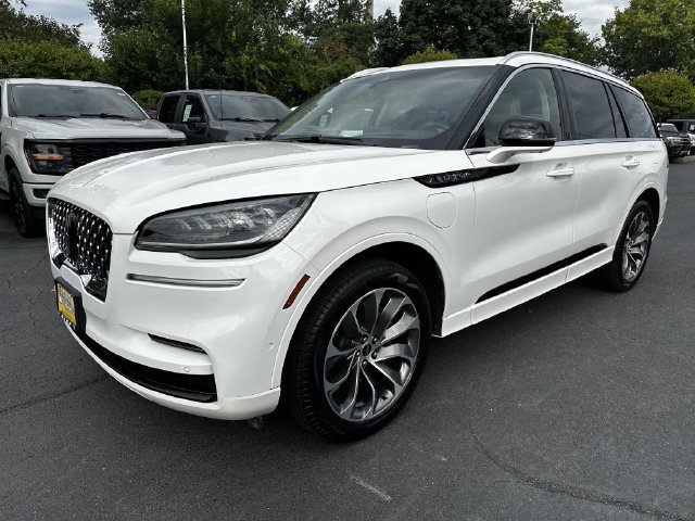 Certified 2023 Lincoln Aviator Grand Touring w/ Equipment Group 301A AWD/4WD image 12