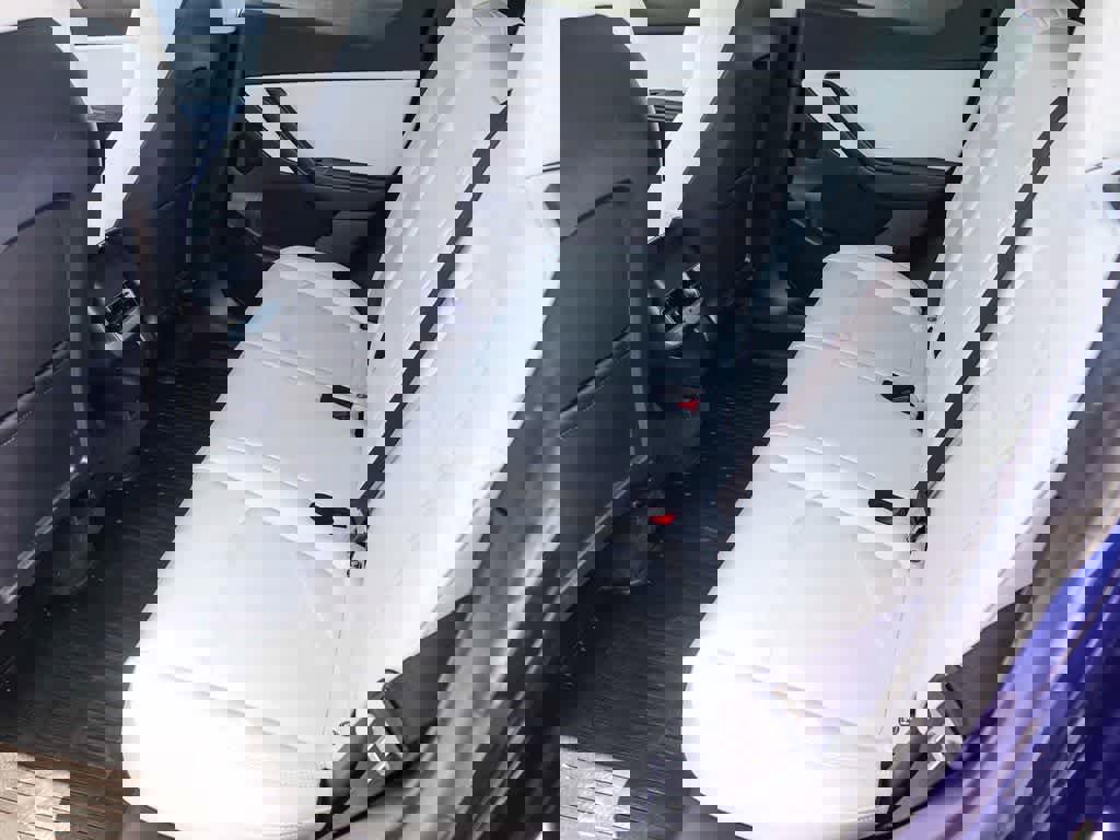 Used 2021 Tesla Model Y Performance image 16