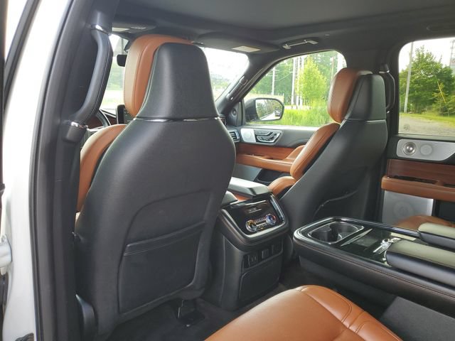 Used 2020 Lincoln Navigator Reserve w/ Luxury Package AWD/4WD image 9